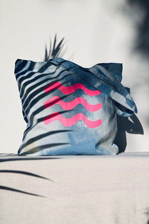 
                  
                    Charger l&amp;#39;image dans la galerie, Cloudy Tote Bag
                  
                