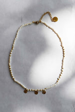 White pearls chocker