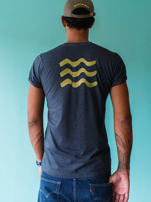 
                  
                    Charger l&amp;#39;image dans la galerie, Iconic Tee Midnight Navy Gold
                  
                